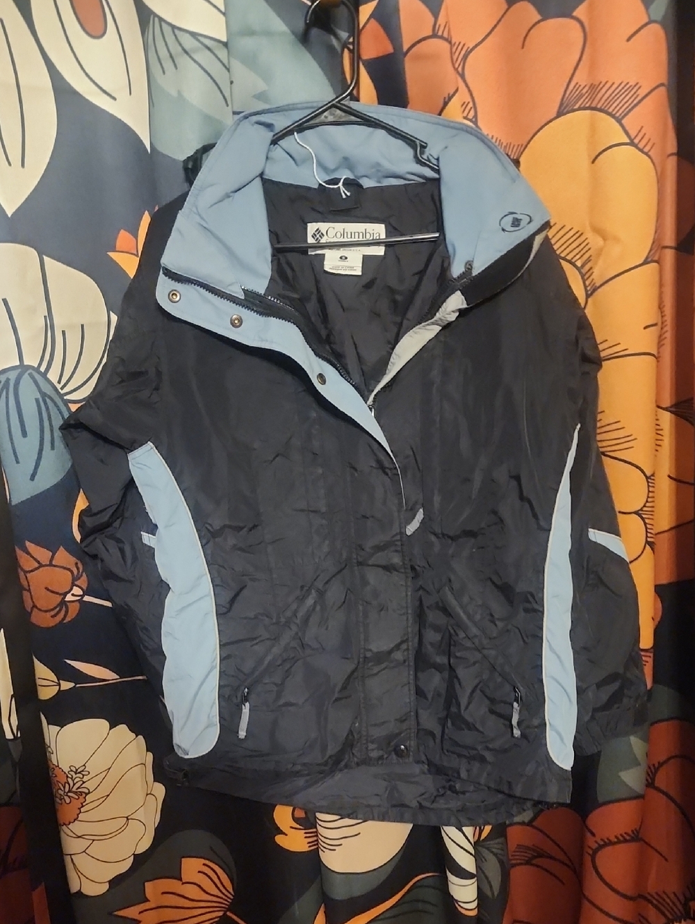 Columbia Women's Black and Light Blue Ski Jacket